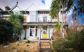 Avron House